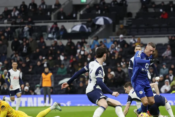 The Second-Half Collapse: A Tale of Two Minutes